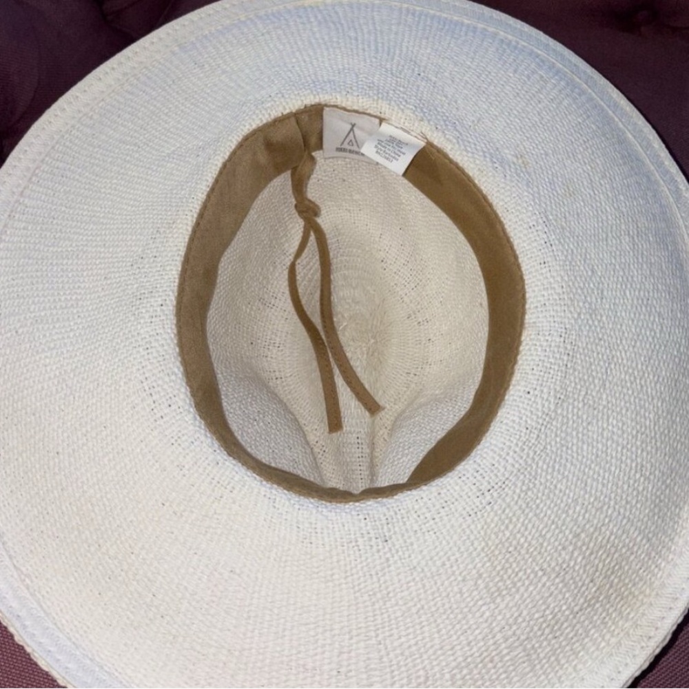NIKKI BEACH Barbados Floppy Fedora Sun Hat in White with Cowrie Shells - Picture 7 of 11